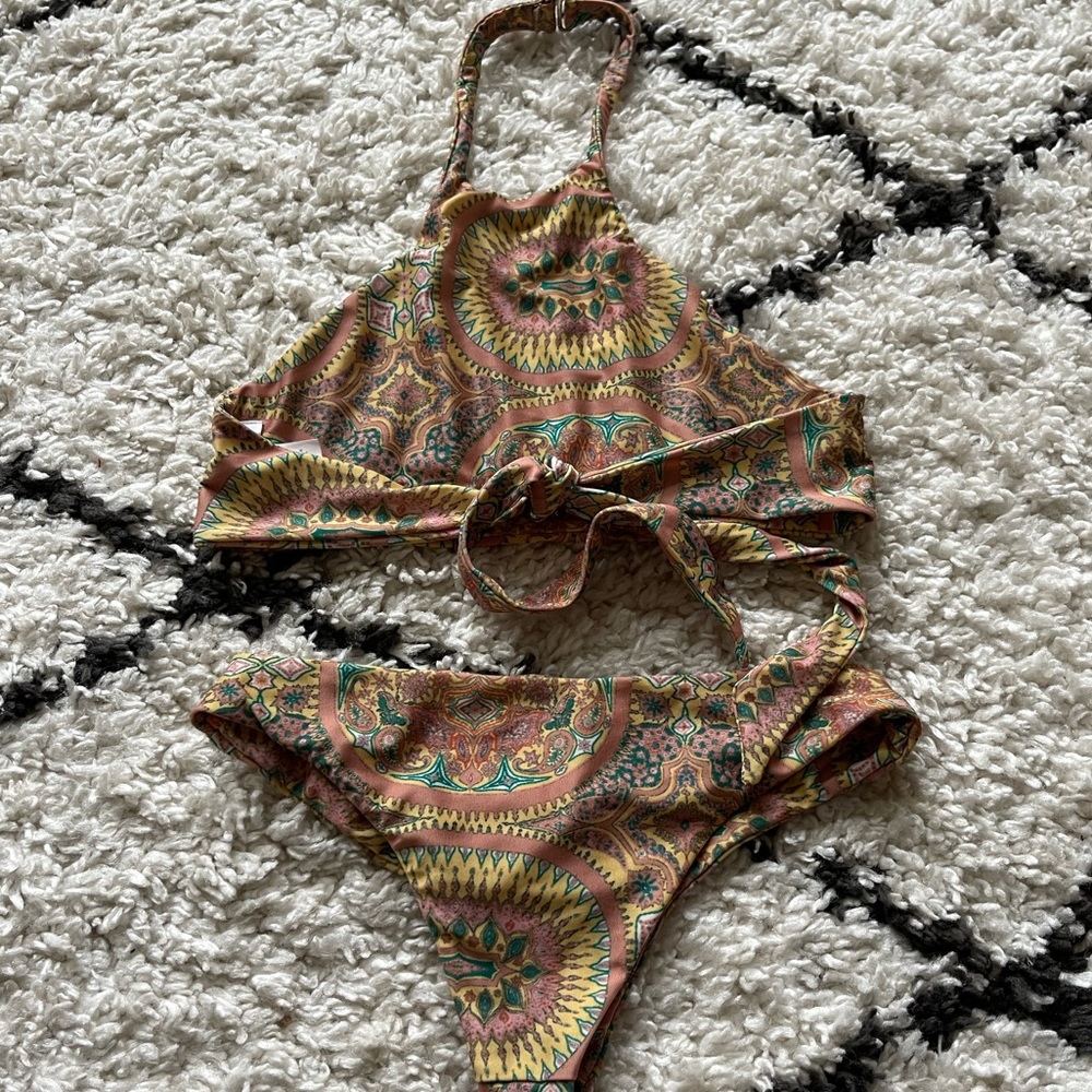 Beach Riot Bikini - Picture 2 of 3